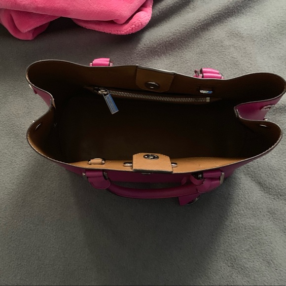 Michael Kors Greenwich MD Tote Handbag - Picture 3 of 5